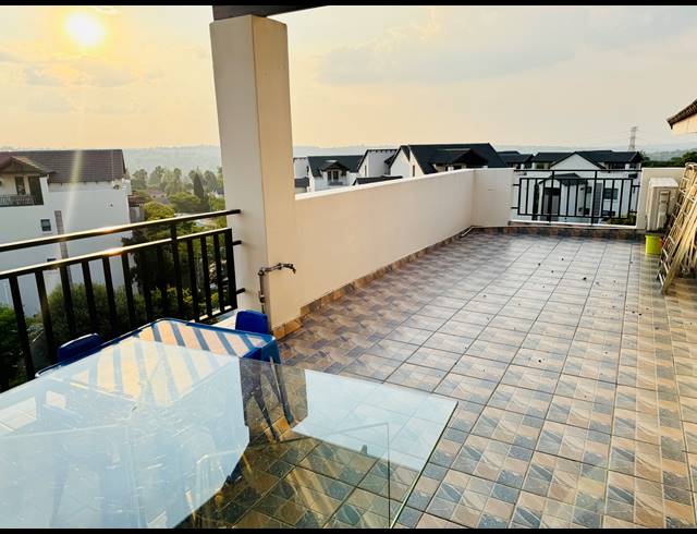 3 BEDROOM PENTHOUSE FOR SALE IN DAINFERN